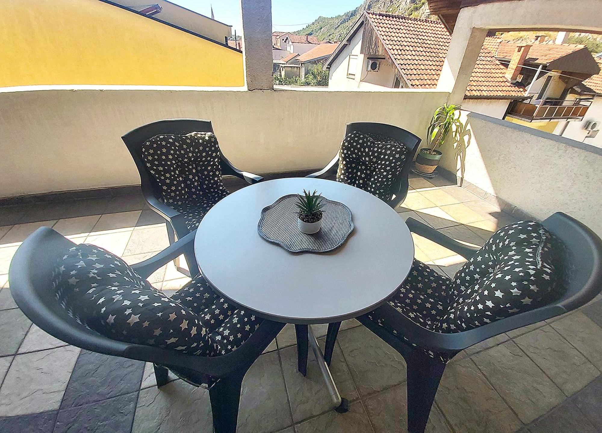 Zara Apartment With Terrace Near Old Town 莫斯塔尔 外观 照片
